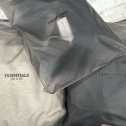 Fear of god Essentials