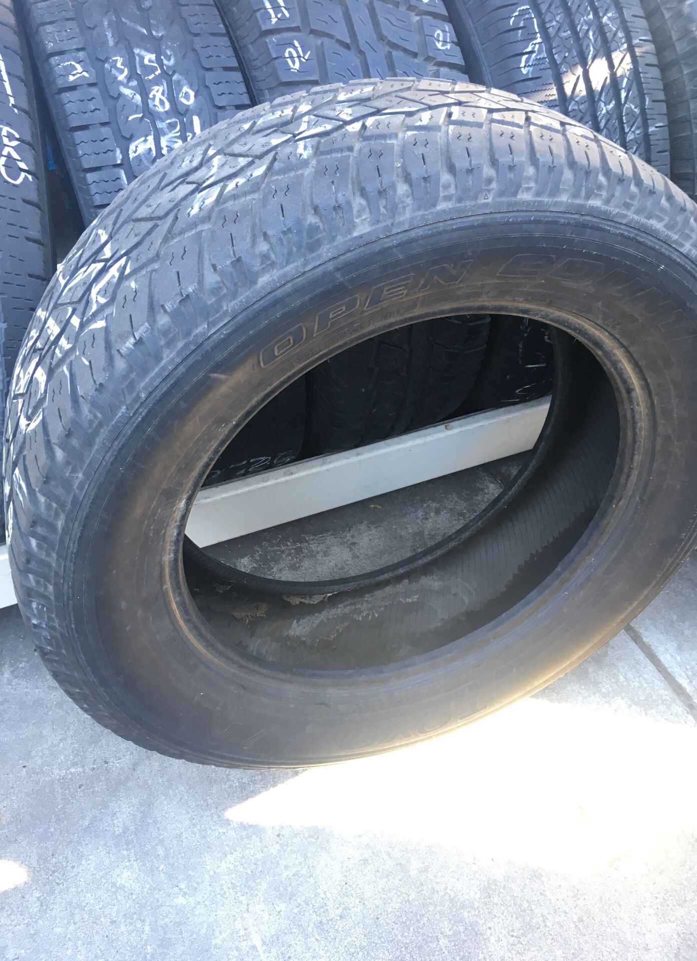 Used 275-60R20 Toyo Open country AT
