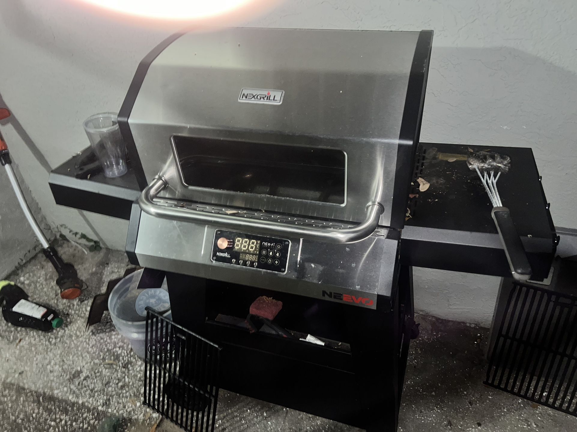 NEXGRILL Bluetooth Grille ! Used Like New