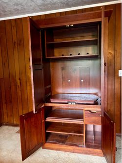 Entertainment center 40