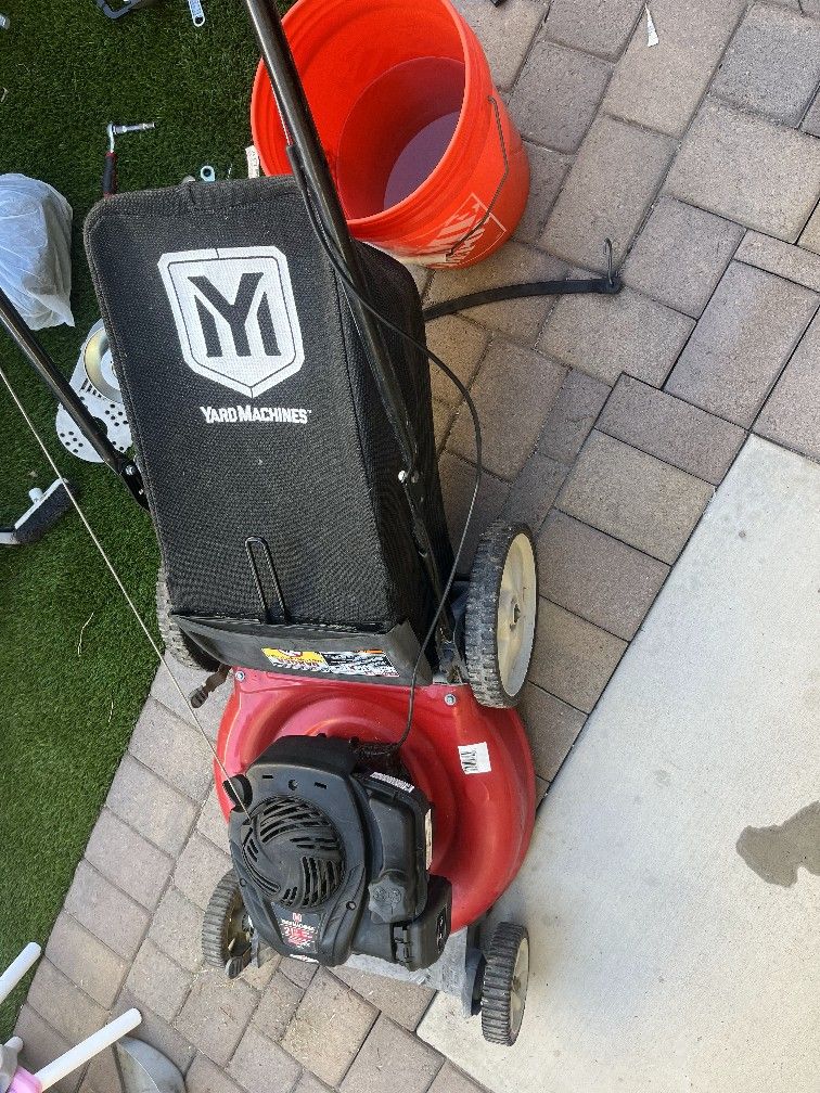 YM Lawn Mower Briggs & Stratton