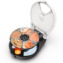 Automatic Pet Feeder with Rotating Tray