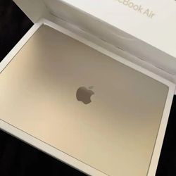 Apple - MacBook Air 13-inch Laptop - Apple M4 chip Built for Apple Intelligence - 16GB Memory - 256GB SSD
