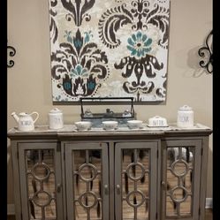 Entry table buffet table