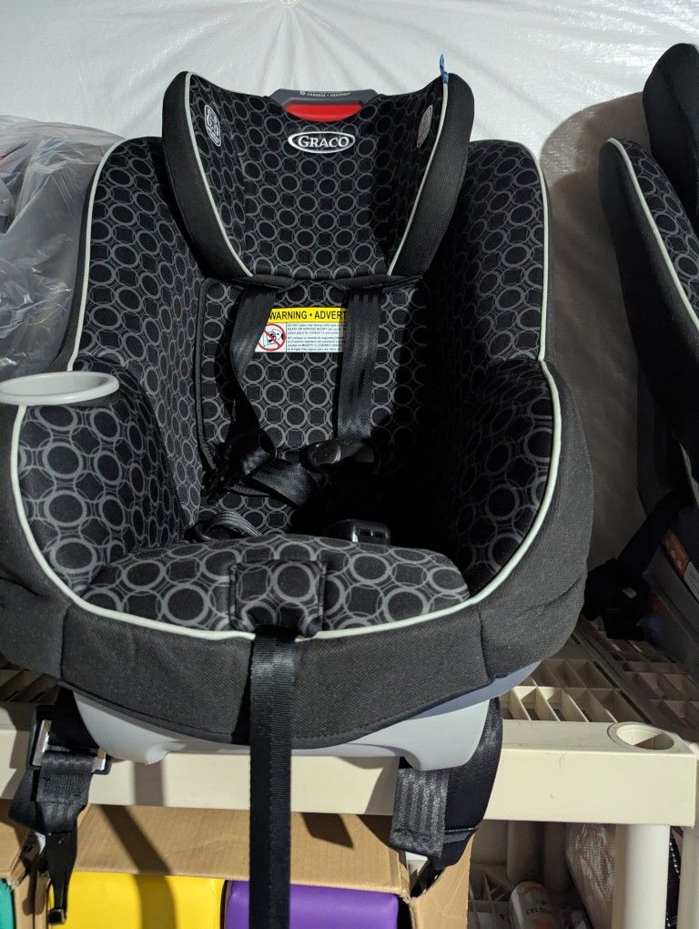 Graco Car Seat - Forward And Backward Facing