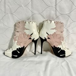 Alexander McQueen “fabulous” Black pink white leather ankle boots/shoes Size 7