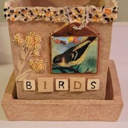 DECORATIVE PLANTER WITH SEEP HOLES AND BUILT-IN TRAY 3.5" SQUARE