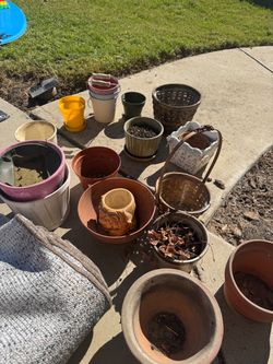 Assorted pots