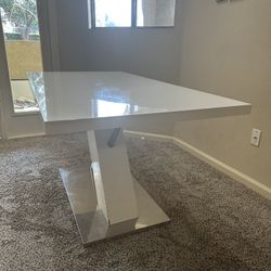 Dinning Table