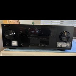 Pioneer VSX-822-K 5.1 Channel Network A/V Receiver With Remote Bundle
