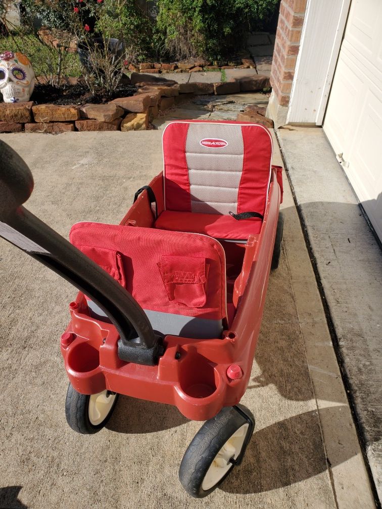 Radio flyer wagon