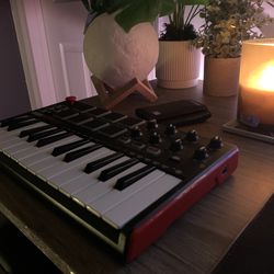 Akai MIDI Keyboard 