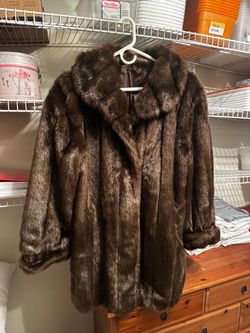 Lady’s fur coat size XX 2
