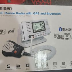 VHF marine radio with gps and Bluetooth