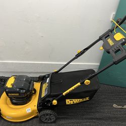 Dewalt 2x20V MAX Electric Mower /obo