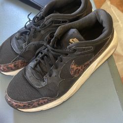 Nike Tennis Size 10 Women 