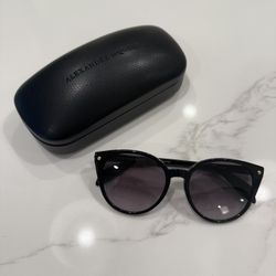 Alexander McQuuen Sunglasses Like New 