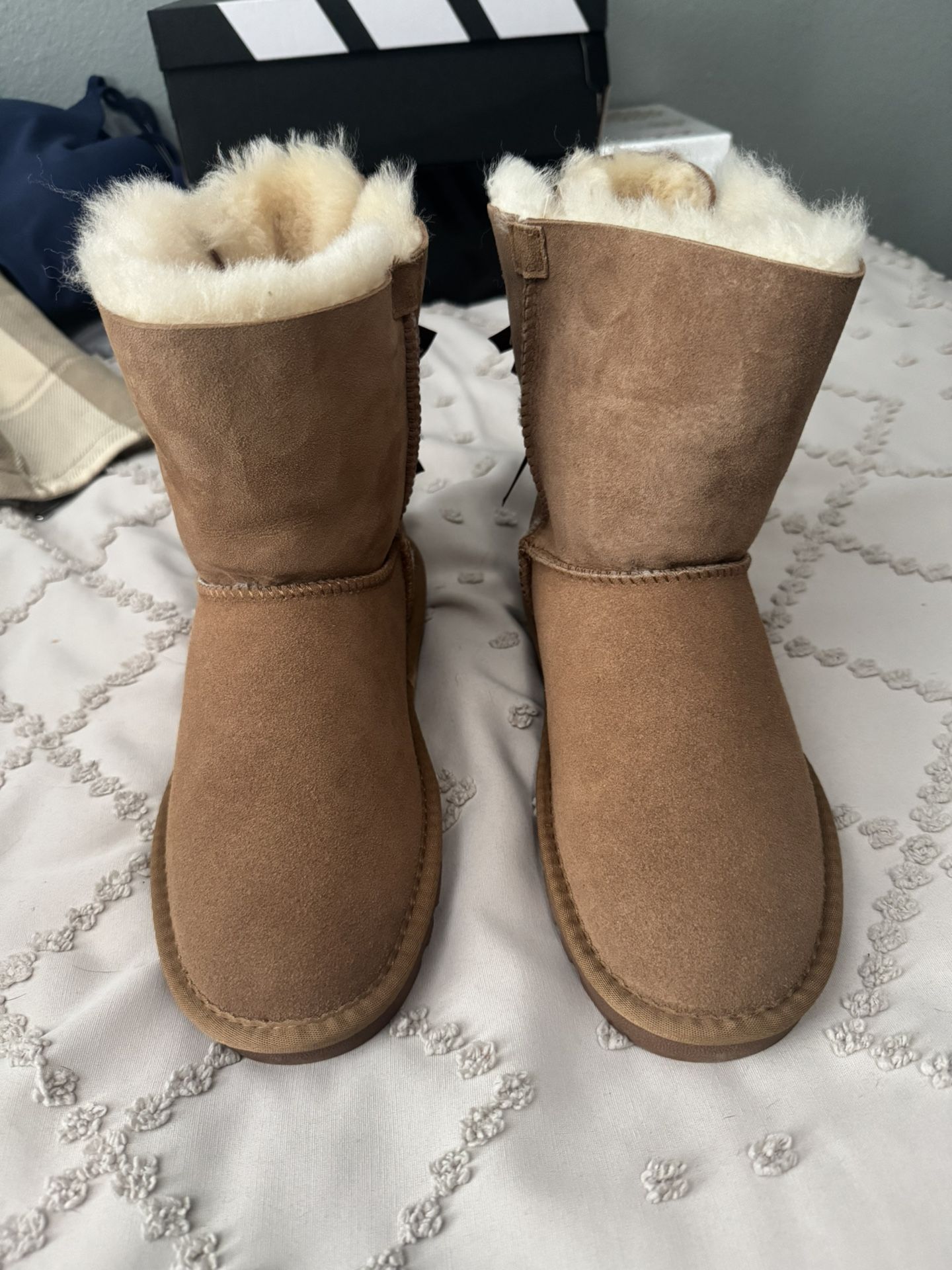 NEW Womens Shearling Boots