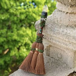 1PC Natural Crystal Stone Besom Gem Magic Broom Crafts Reiki Healing Witch Besom Home Garden Decor Christmas Gift