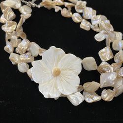Vintage Mother Of Pearl Necklace 