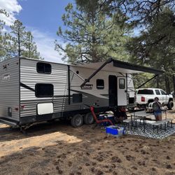 2020 Coleman Travel Trailer 