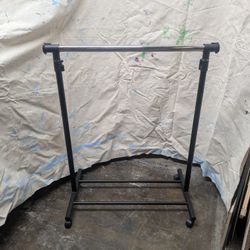 Extendable Clothes Rack