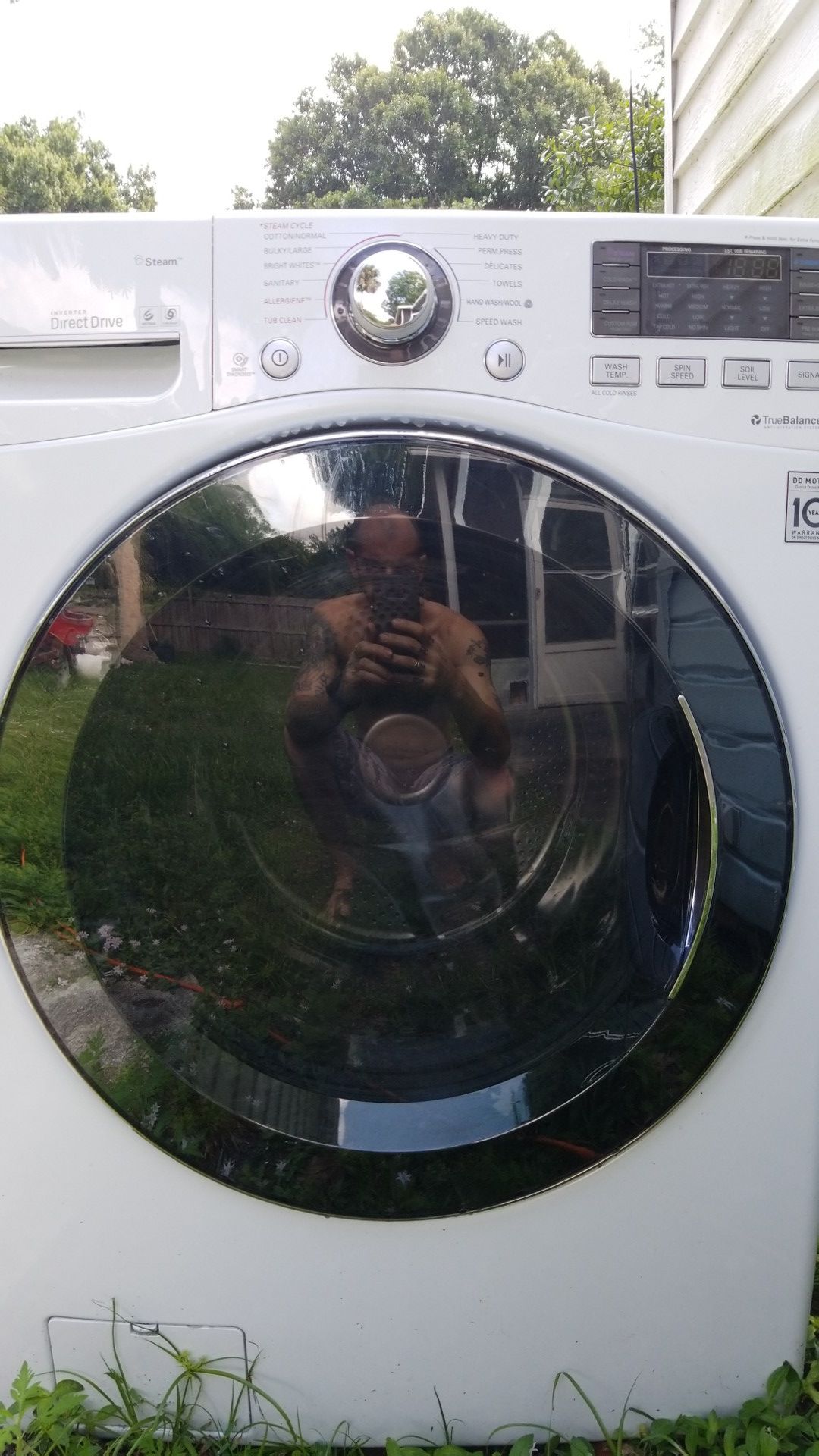 LG Smart Washer With Wifi, works great just spins small loads. for Sale