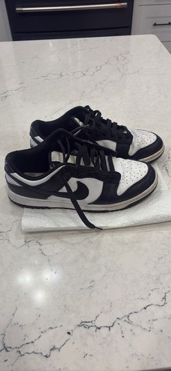 Size 9 Men’s Panda Dunks