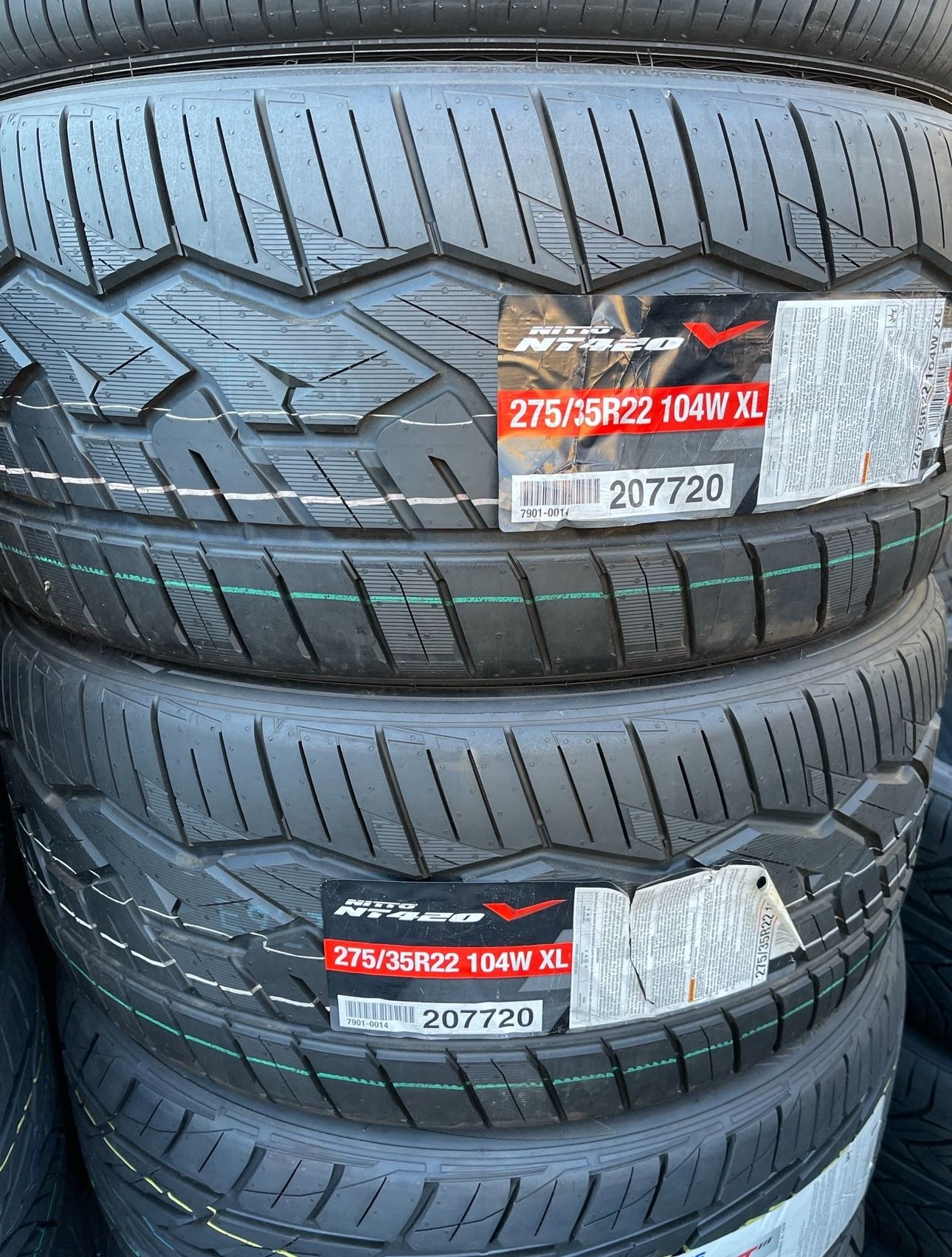 New Nitto 275/35R22 NT420V Tires