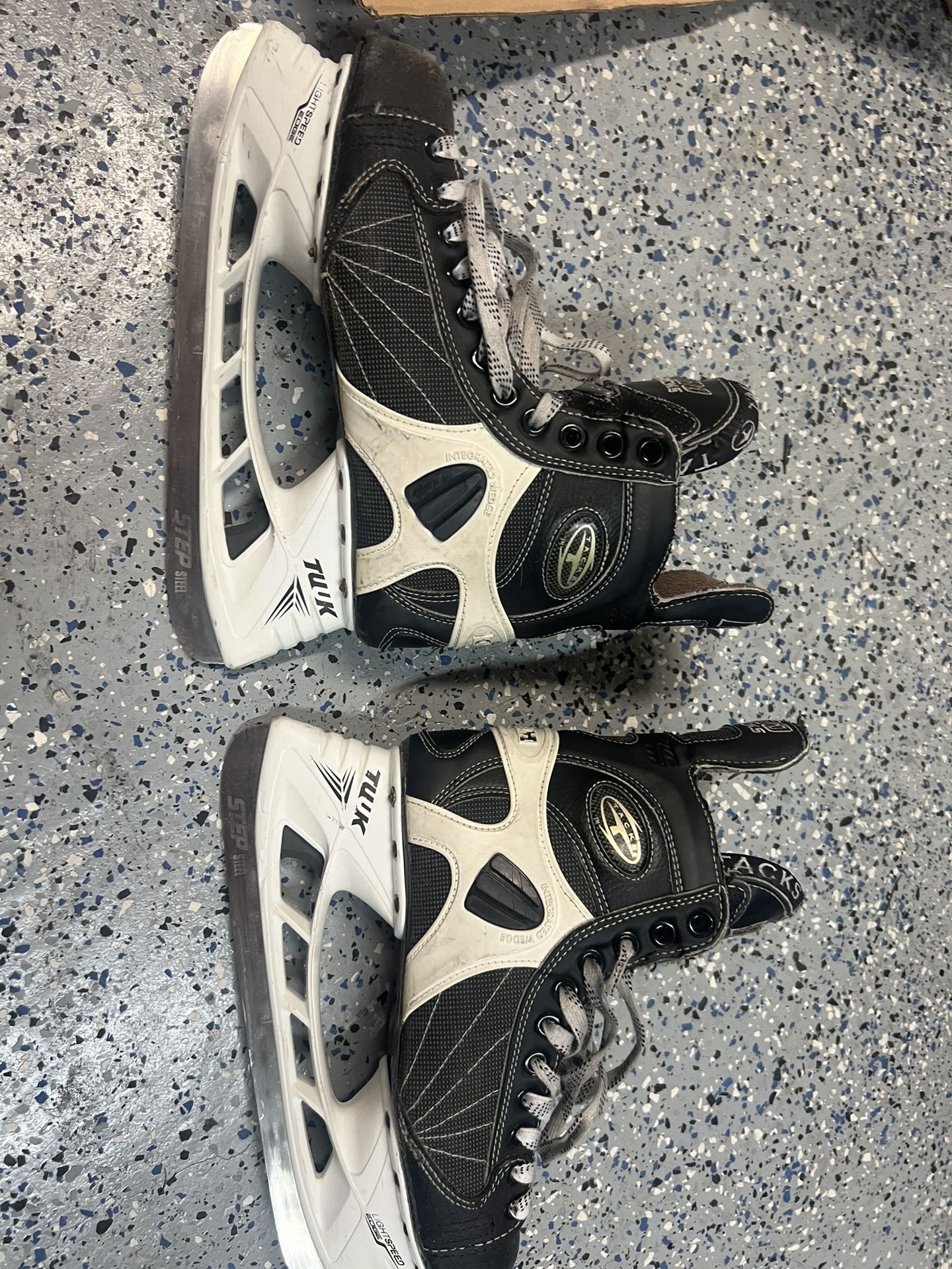 CCM Pro Tacks Hockey Ice Skates Size 8