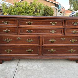 Bassett 10 Drawer Wood Dresser Chest of Drawers Furniture Good Condition 