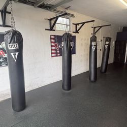 Title heavy Bags with Mounts