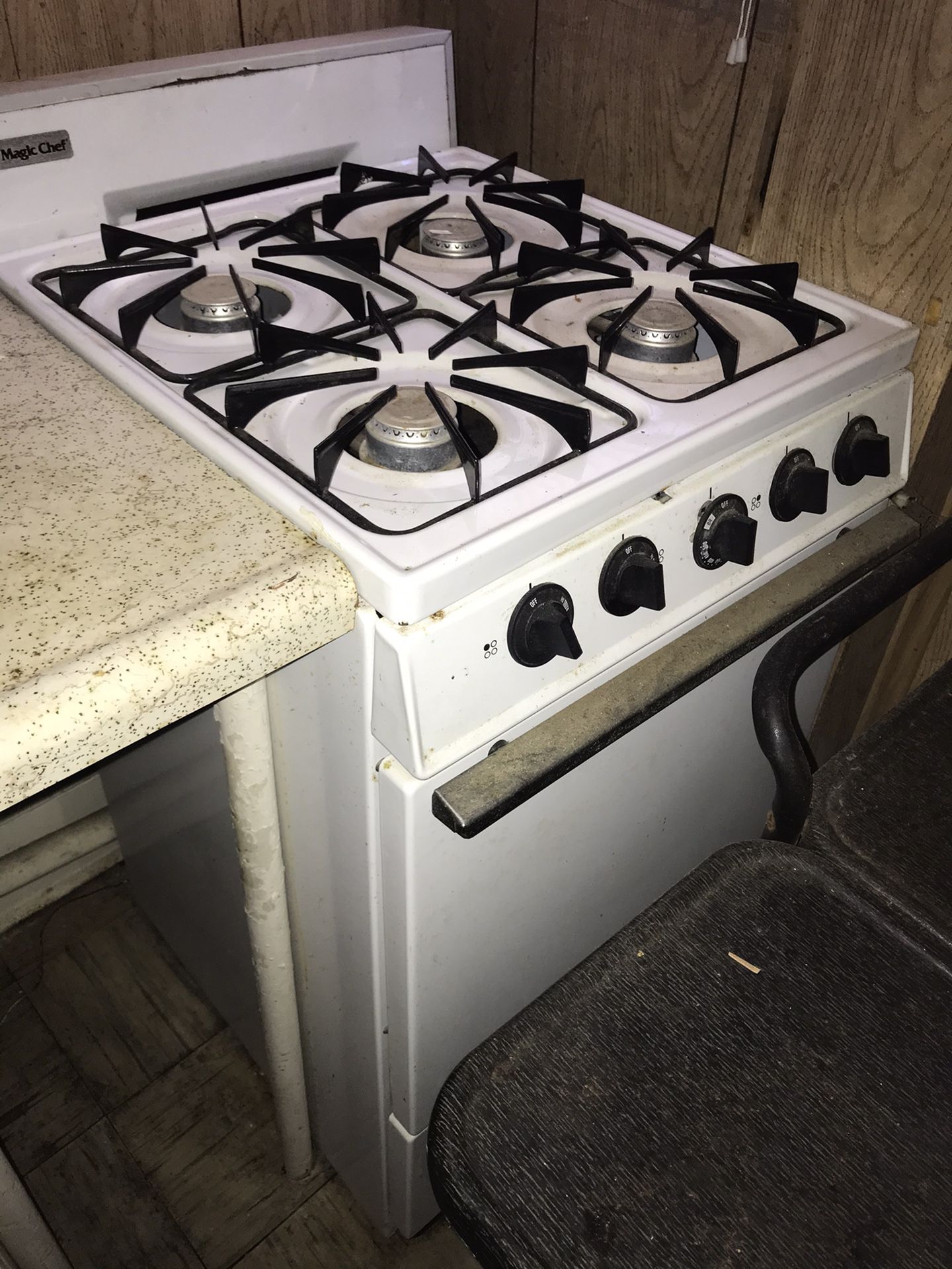 Apartment gas stove oven