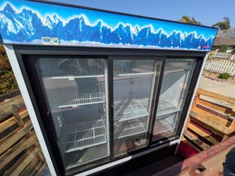 Commercial refrigerator