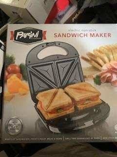 HOT SANDWICH MAKER NEW IN BOX 🥪 🥪🥪 