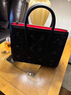 Luxurious  Black handbag with other strap Black handbag with other strap