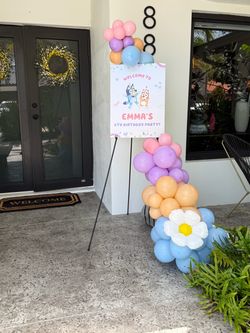 Bluey theme arch backdrop and welcome sign *EMMA TURNS 6*