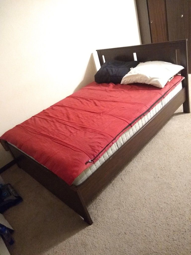 IKEA Queen Size Songesand Bed. Free Chairs