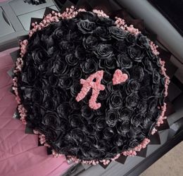 Black roses bouquet