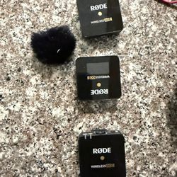 RØDE Wireless GO II Dual Mic Kit + Telesin Charging Case & Accessories – Excellent Condition