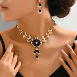 Golden Black Floral Rhinestones Jewelry Set