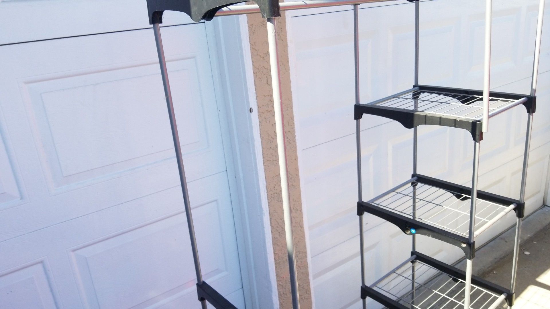 Portable closet shelf