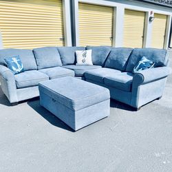 Stunning Upscale Pottery Barn Coastal Sectional Sofa w/Storage Ottoman