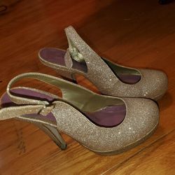 Madden Girl Gold Size 7.5
