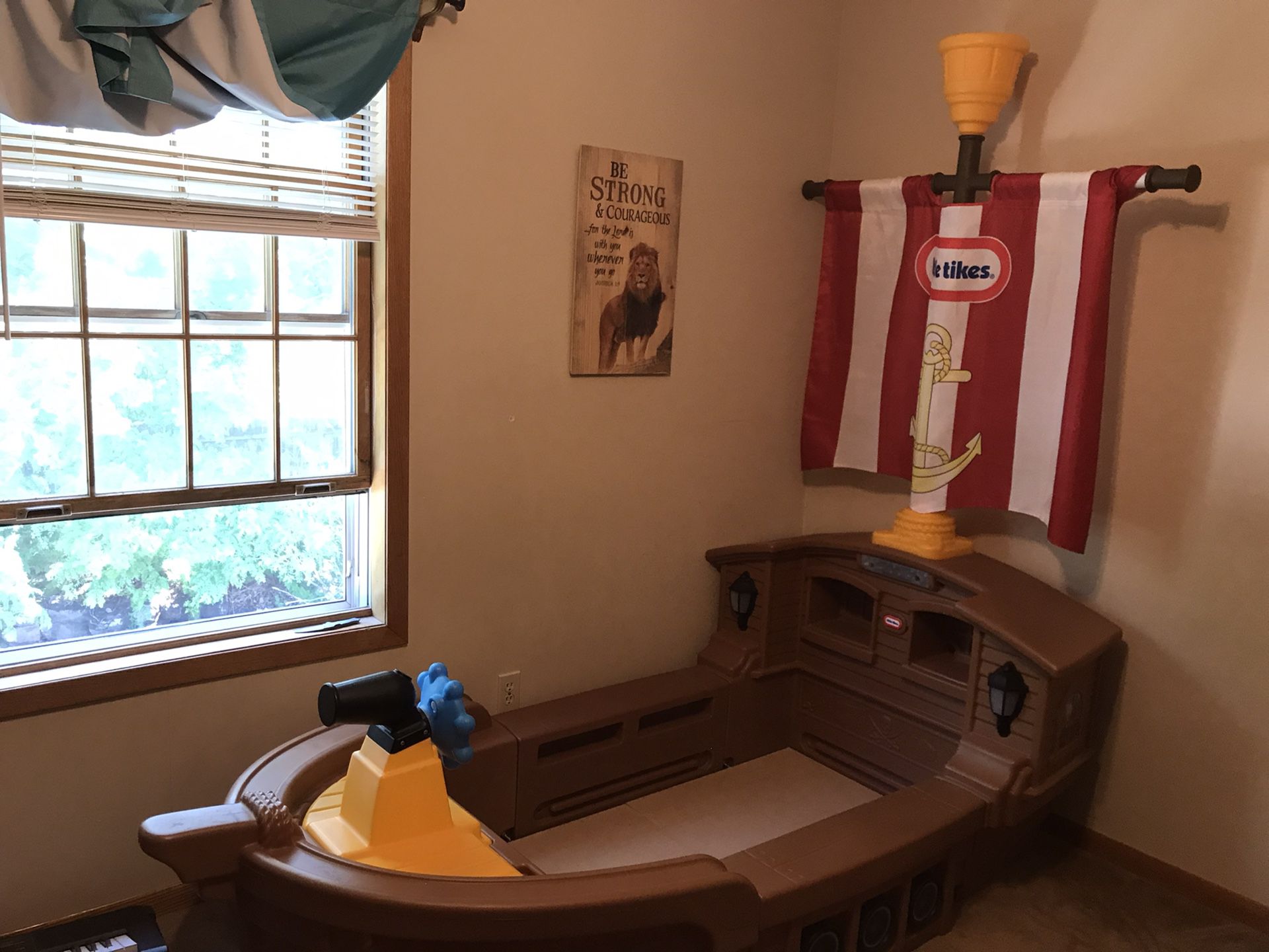 Little Tykes Pirate Ship Bed