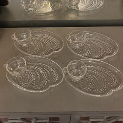 Vintage Homestead Luncheon Plates by Federal Glass 1950s Pressed Glass Plates and Cups 8 piece Set Mid Century Snack Set