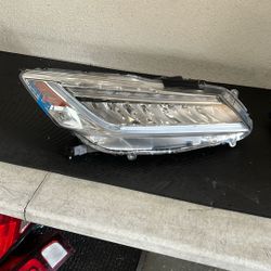 2016-2017 HONDA ACCORD HEADLIGHT-FULL LED  RIGHT SIDE OEM 