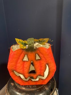 Metal jack o lantern tea light holder with handle - 8 inches