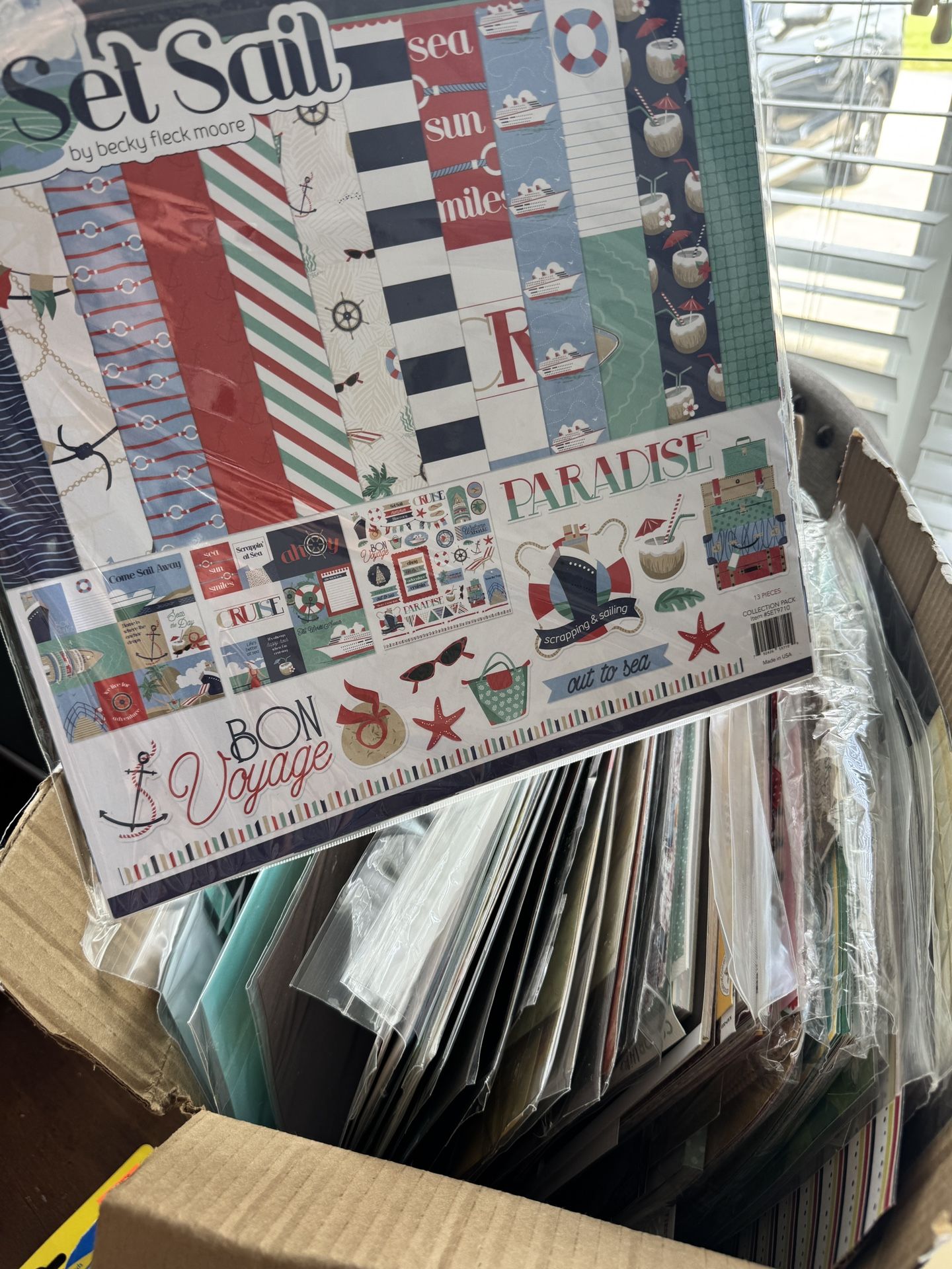 Craft / Scrapbooking Lot