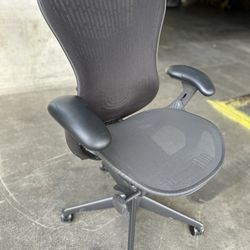 Herman Miller Mirra Task Chair, Great Condition
